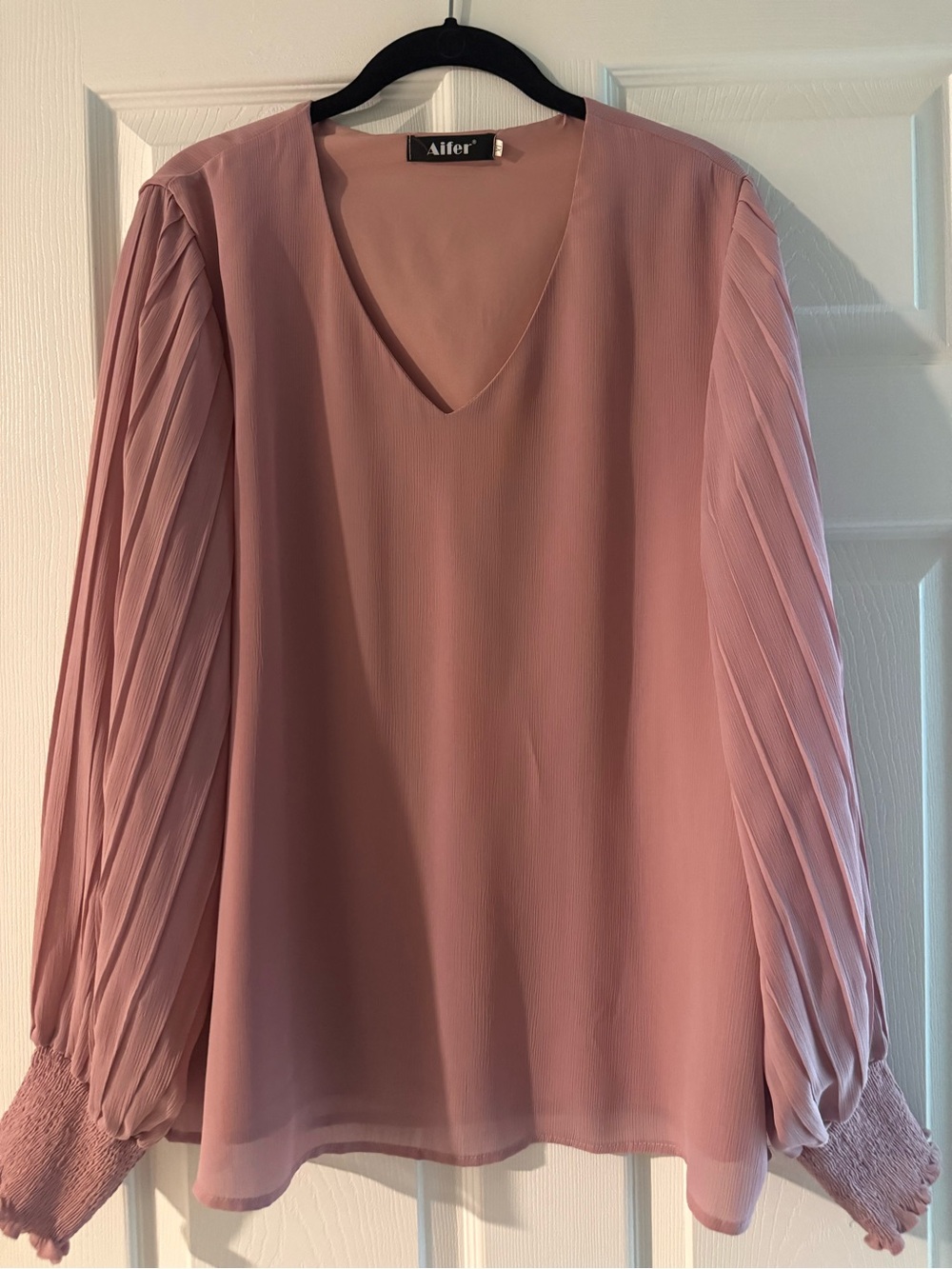 Women's Dusty Rose Pleated Sleeve V-Neck Blouse